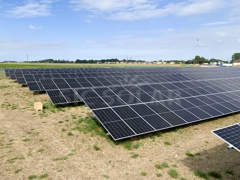 Sistema di supporto solare a terra in acciaio al carbonio da 1,5 MW in Gran Bretagna